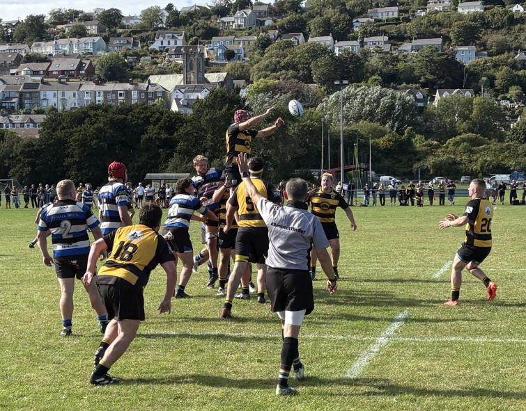  Iestyn Owen wins good lineout ball for The Saints